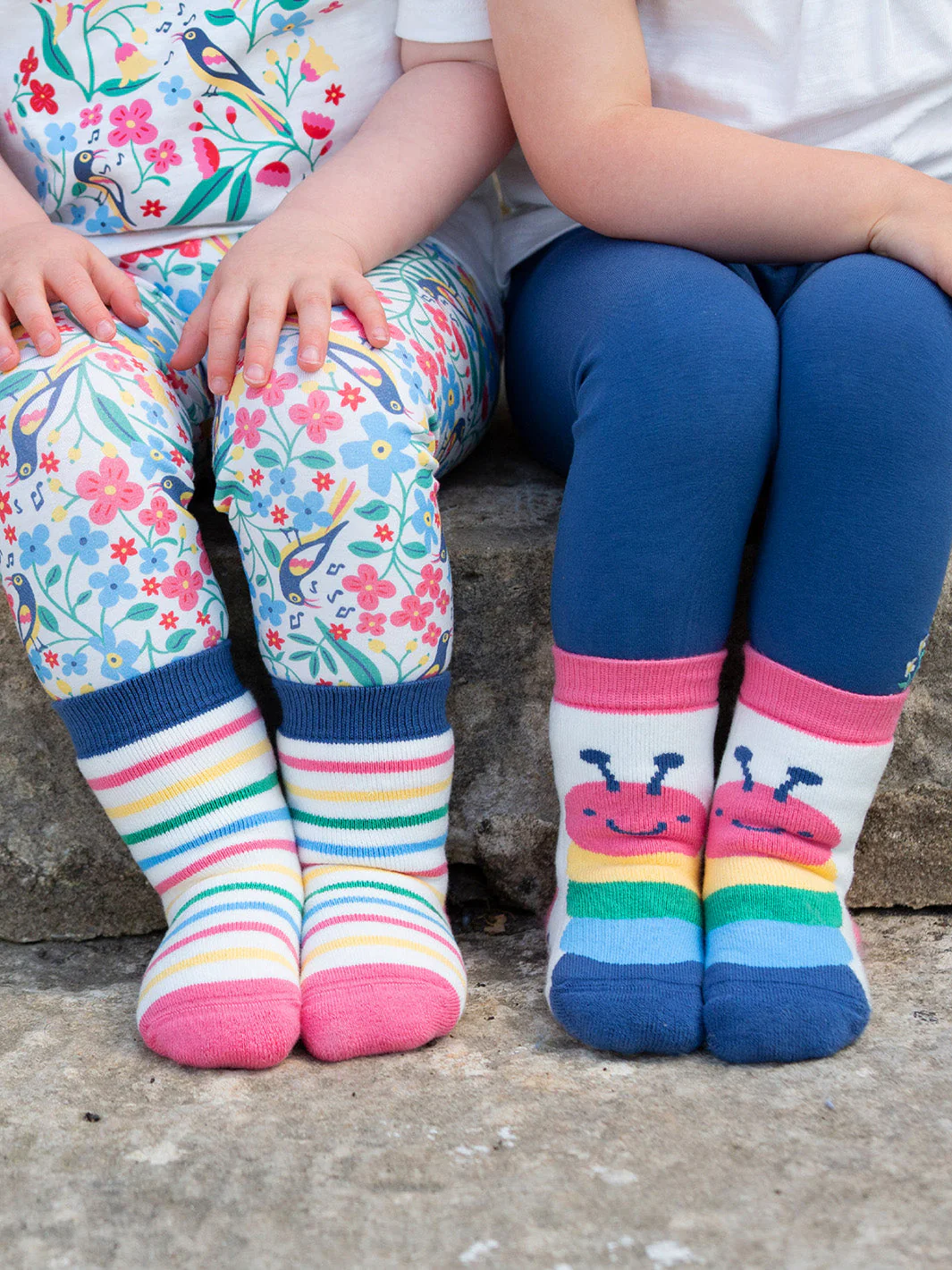 Raupe Grippy Socken Pink - Image 2